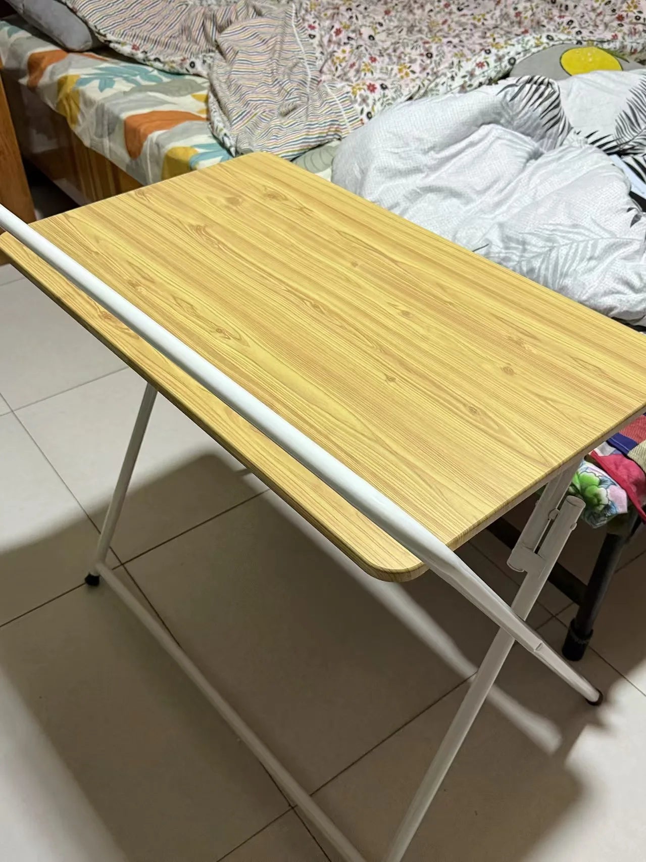 Bureau Instantané "SoloSteel" – Robustesse & Zéro Montage par DeskHarmony