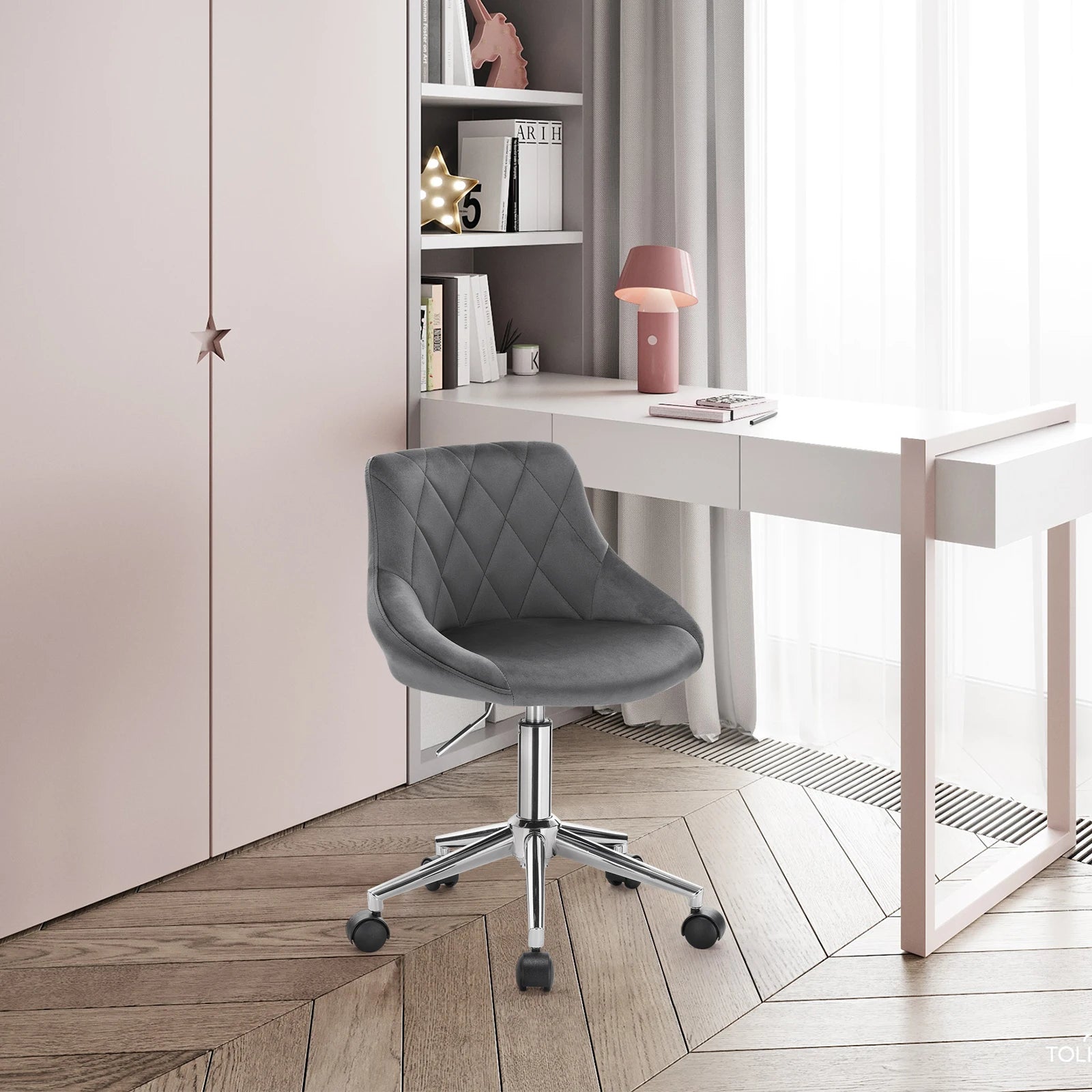 Fauteuil "Velours-Éclat" – L'Élégance Compacte