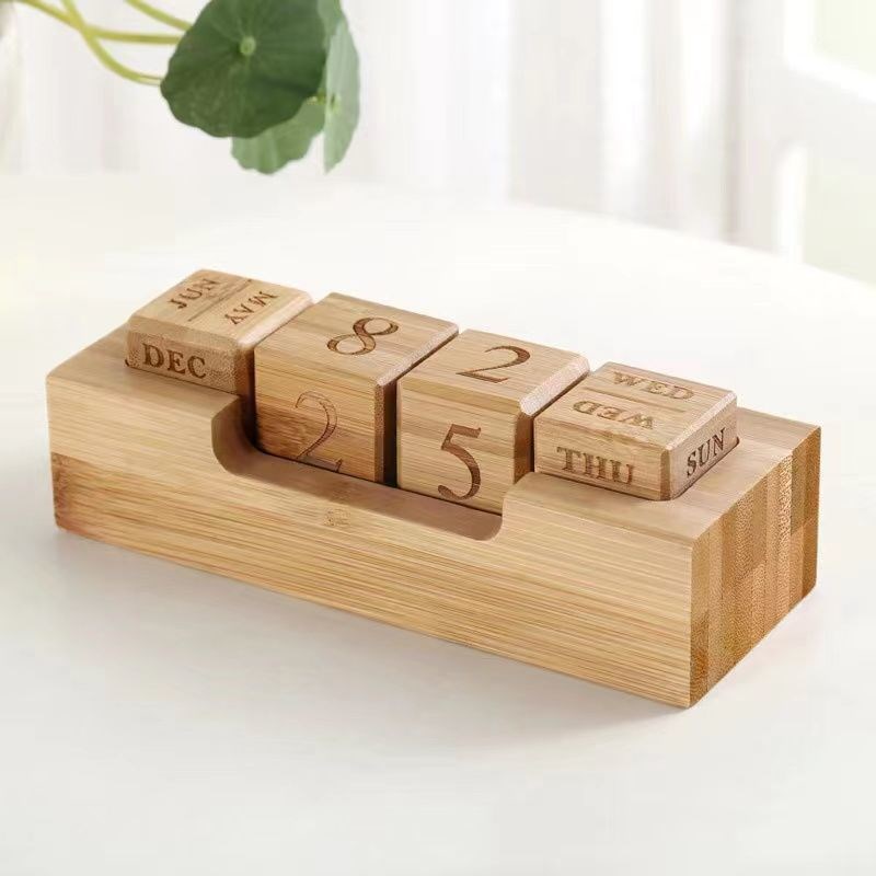 Solid Wood Desk Calendar – Minimalist Design by DeskHarmony